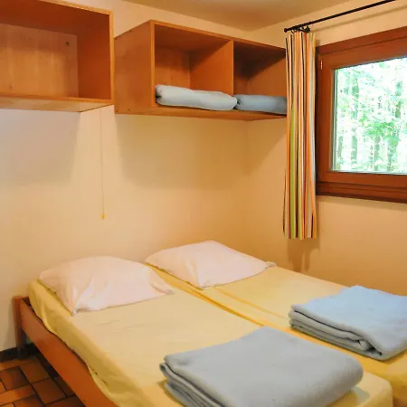 Holiday Village De Vacances Oignies.8 * Petit Mesnil